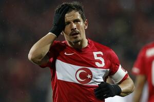 Fenerbahče suspendovao Emrea