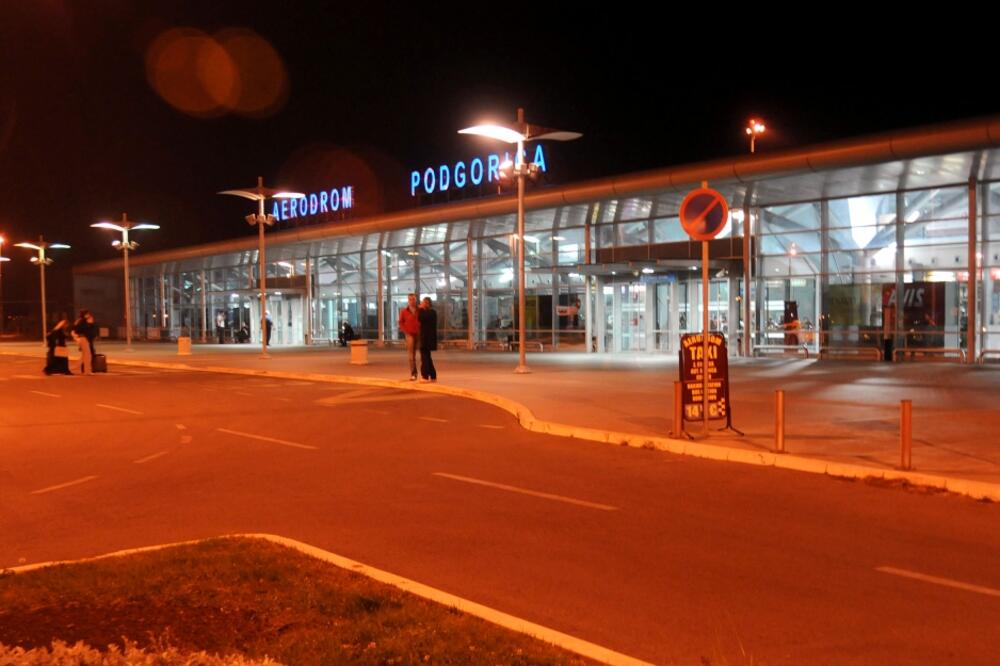 Aerodrom bomba, Foto: Luka Zeković