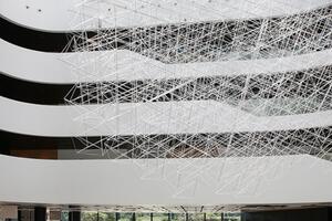 U valovitim vodama recentnih trendova