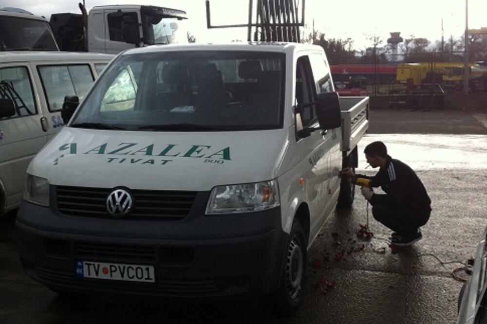 auto, reklama, Foto: Siniša Luković