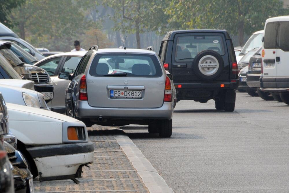 parking, blok 5, Foto: Luka Zeković