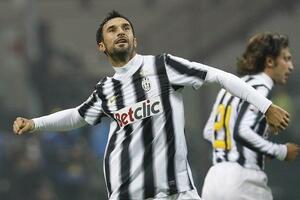 Vučinić zbog povrede propušta meč protiv Rome?