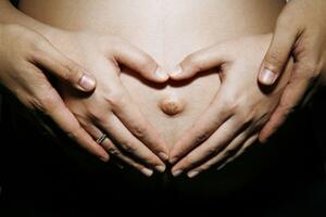 Stotine žena svake godine abortira jer nose bebu "pogrešnog" pola