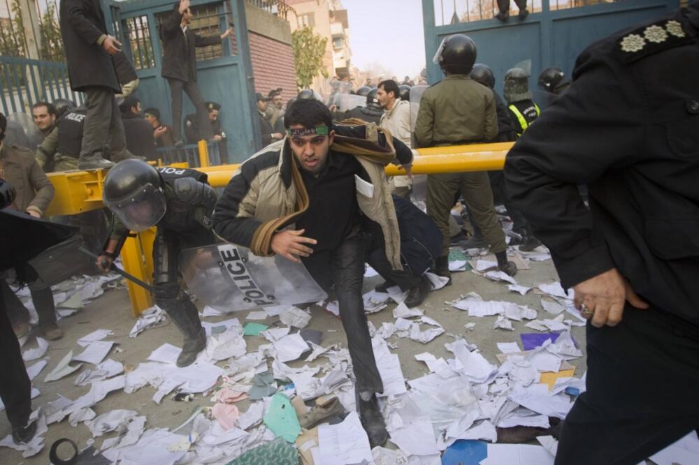 Iran, Velika Britanija, studenti, protest, Foto: Reuters