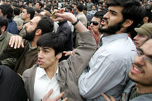 Iranski studenti upali u britansku ambasadu
