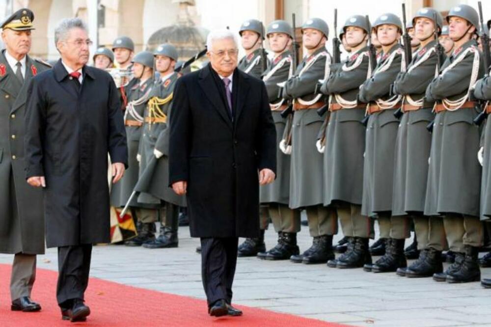 Mahmud Abas i Hajnc Fišer, Foto: Chron.com