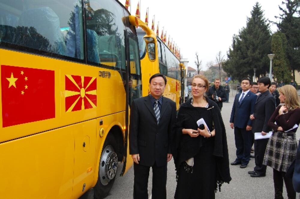 Kina, Makedonija, donacija, školski autobus, Foto: Mk.china.embassy.org