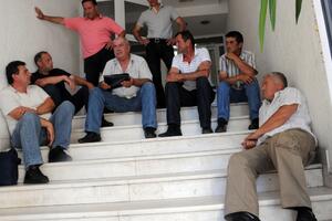 Radnici Autoprevoznog radikalizovali protest