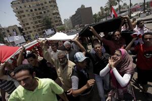 Demonstranti i vojska u Egiptu postigli primirje