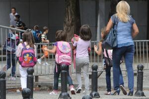 Roditelji u Srbiji da obezbijede djeci pratioca nakon 23 sata