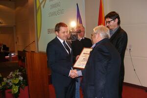 Branku Cvejiću nagrada za pozorišno stvaralaštvo “Grad teatar”