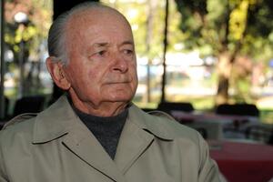 Izgradili smo zemlju iz prašine i blata