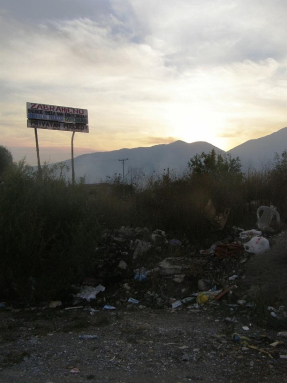 smeće, deponija, lazine