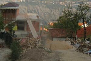 Prčanj: Optužuju ruskog komšiju da im ugrožava prostor