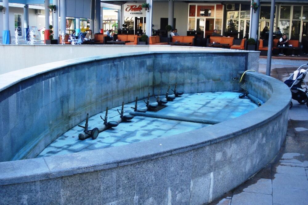 Fontana Tivat, Foto: Siniša Luković