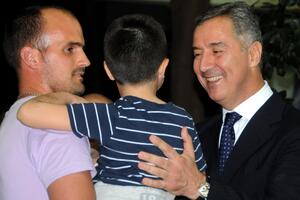 Ogledalce, ogledalce moje...