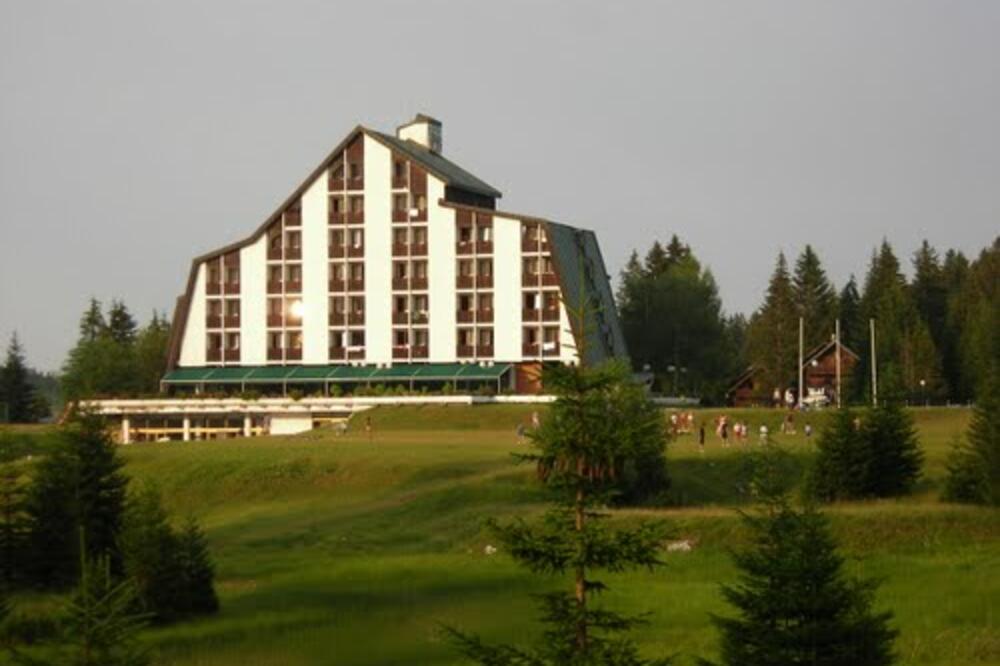 hotel jezera, Foto: Panoramio.com/Mirko Traparić
