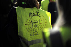 Većina Francuza za prestanak protesta Žutih prsluka