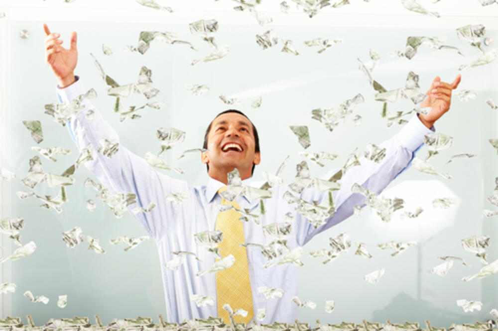 novac, muškarac, Foto: Shutterstock.com