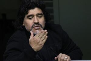 Maradona: Boli me kada vidim kako se odnose prema Tevezu