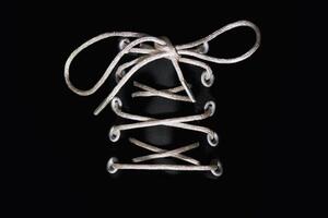 Zlatne vezice za 19 hiljada dolara, dolaze kuće da vam ih zavežu