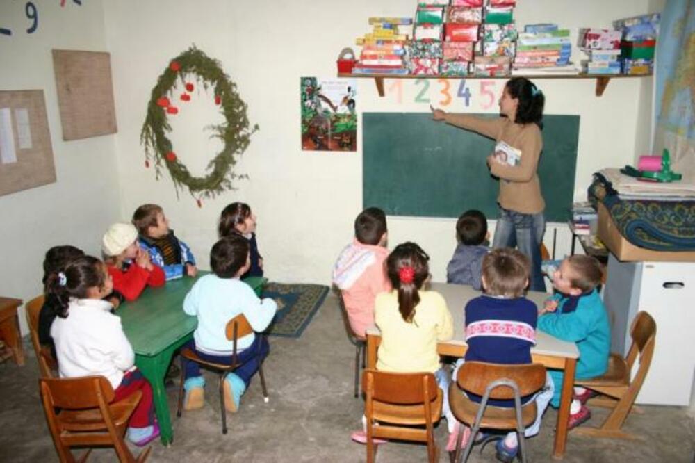 škola, Albanija, Foto: Powerofpeace.com