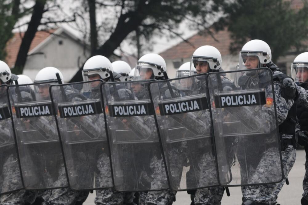policija, Foto: Savo Prelević