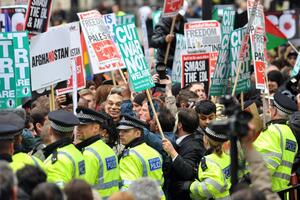 Asanž i Džemima Kan predvodili protest u Londonu