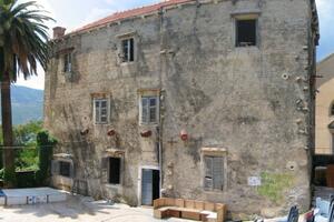 Hoće li Hercegnovsko pozorište nakon 23 godine završiti na ulici?