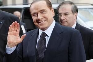 Berluskoniju se dopada naziv partije:  "Naprijed, cico!"