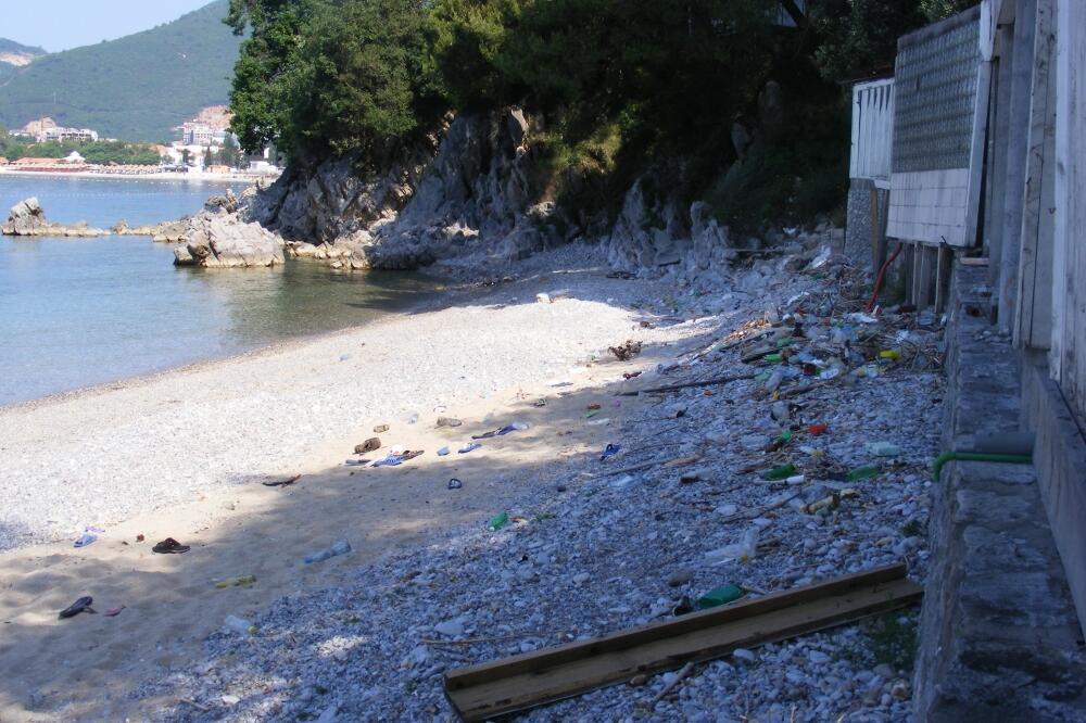 plaža, Guvance, smeće, Foto: Vuk Lajović
