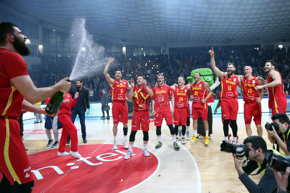 Vrijeme za šampanjac, Foto: Filip Roganović