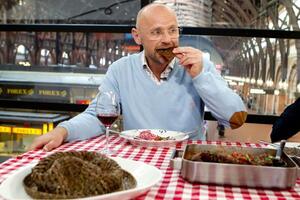 Pojeo šešir zbog pogrešne prognoze izbornih rezultata