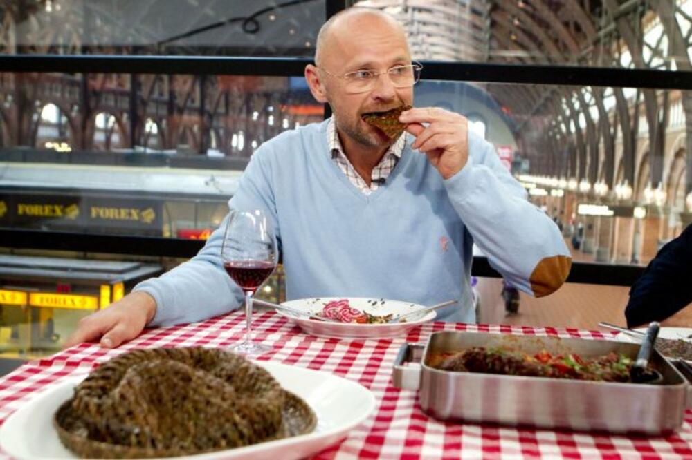 Henrik Kvortrup jede svoj šešir, Foto: Bt.dk