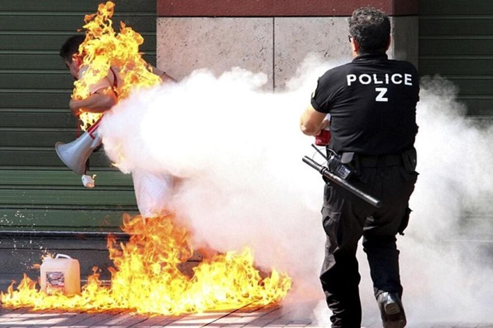 Grk kredit paljenje, Foto: AP