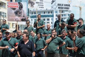 Radnici "Boksita": Plata do srijede ili generalni štrajk