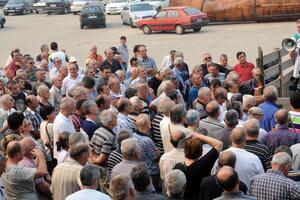 Radnici Dakića traže da im Vlada garantuje isplatu novca