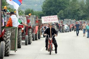 Malinari iz Srbije pokušavaju da blokiraju prugu Beograd-Bar