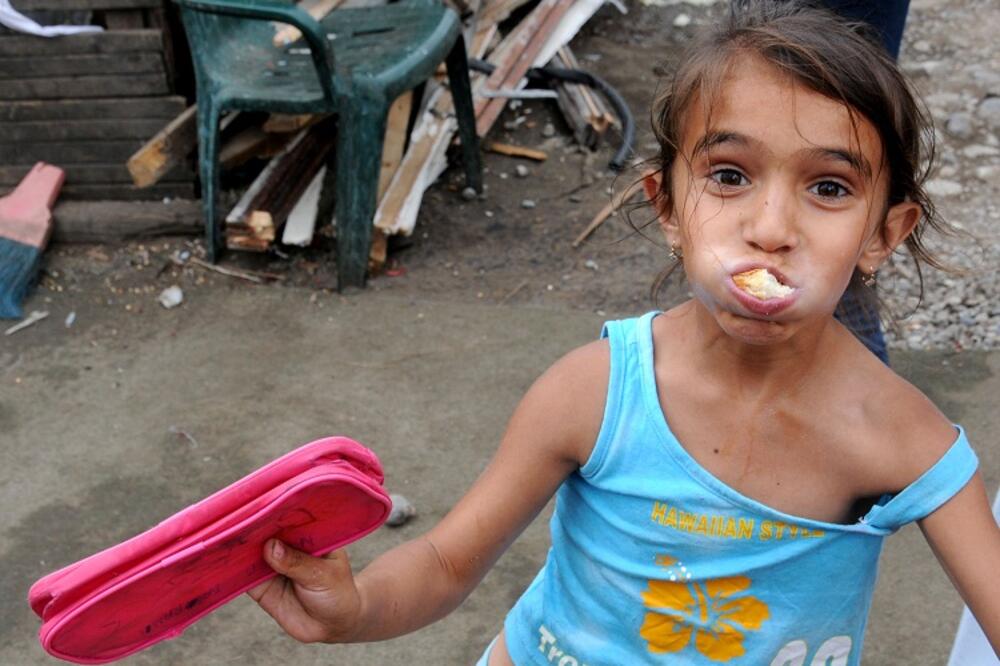 vrela ribnicka, romi. djeca, Foto: Boris Pejović