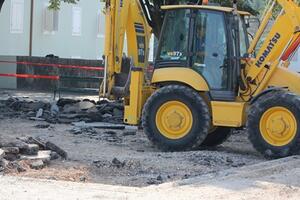 Počela obnova Dvorskog trga na Cetinju