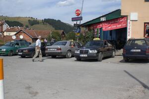 Rožajski taksisti se zadužili da bi radili legalno, a „divlji”...