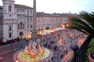 U vandalskom napadu oštećena fontana na trgu Navona u Rimu