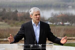 Crnogorska partija: Tadić da se založi za uvođenje crnogorskog...