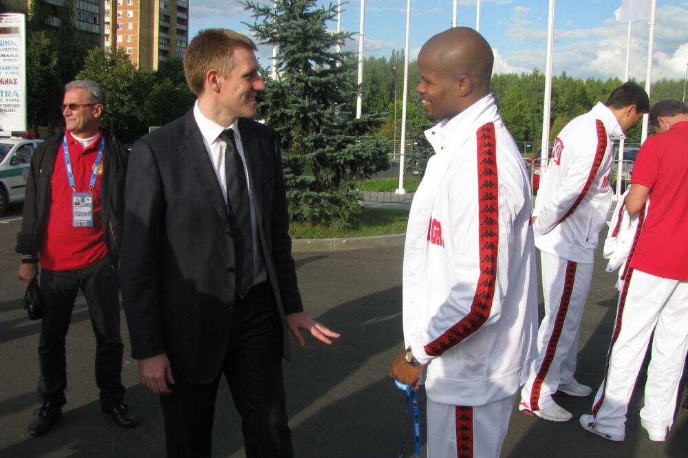 Lukšić i košarkaši, Foto: Aleksandar Vučković