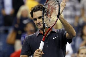 Federer izjednačio rezultat Andrea Agasija, ispao Troicki