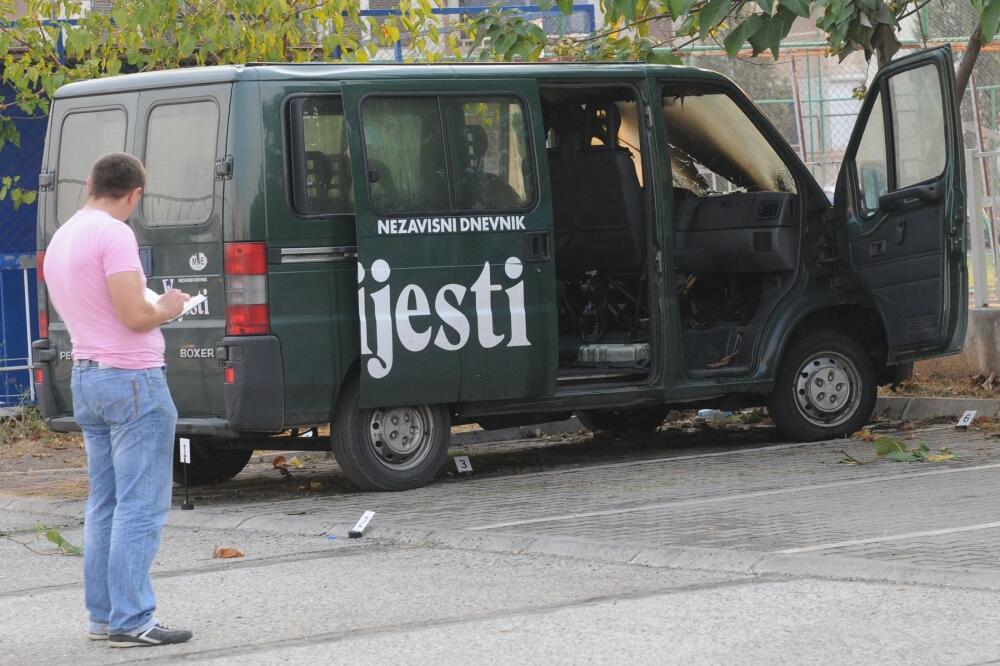 Zapaljeno vozilo Vijesti, Foto: Savo Prelević