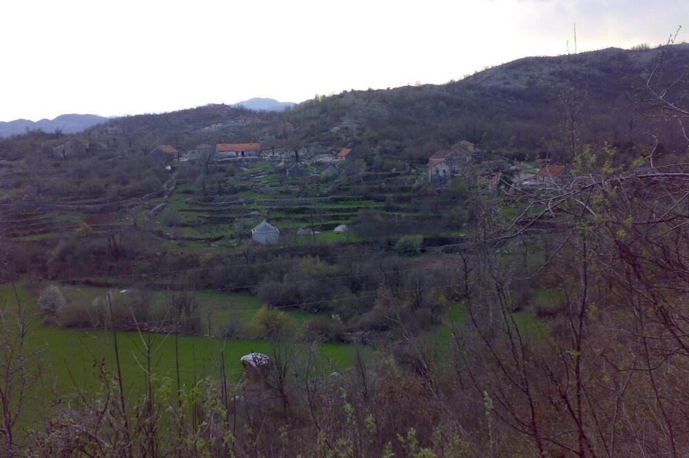 selo Orasi, Foto: Vlado Otašević