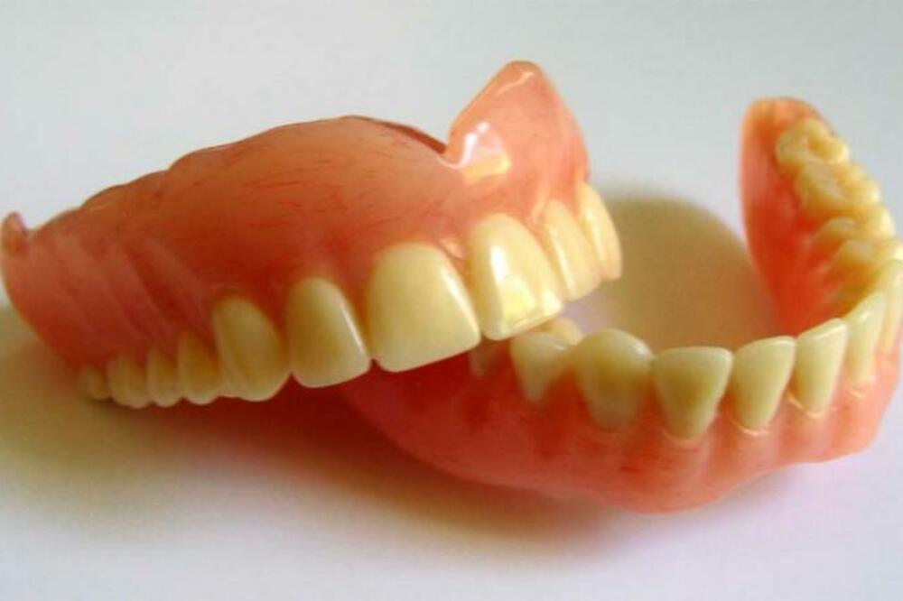 zubna proteza, Foto: Denturesolutions.org
