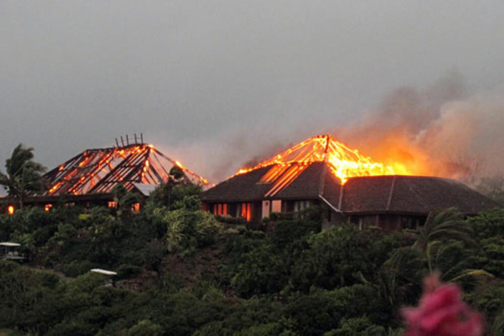 požar, kuća, Foto: Nationalnewswatch.backourbid.com