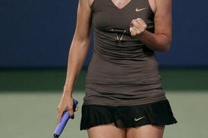 Šarapova prati vodeću trojku